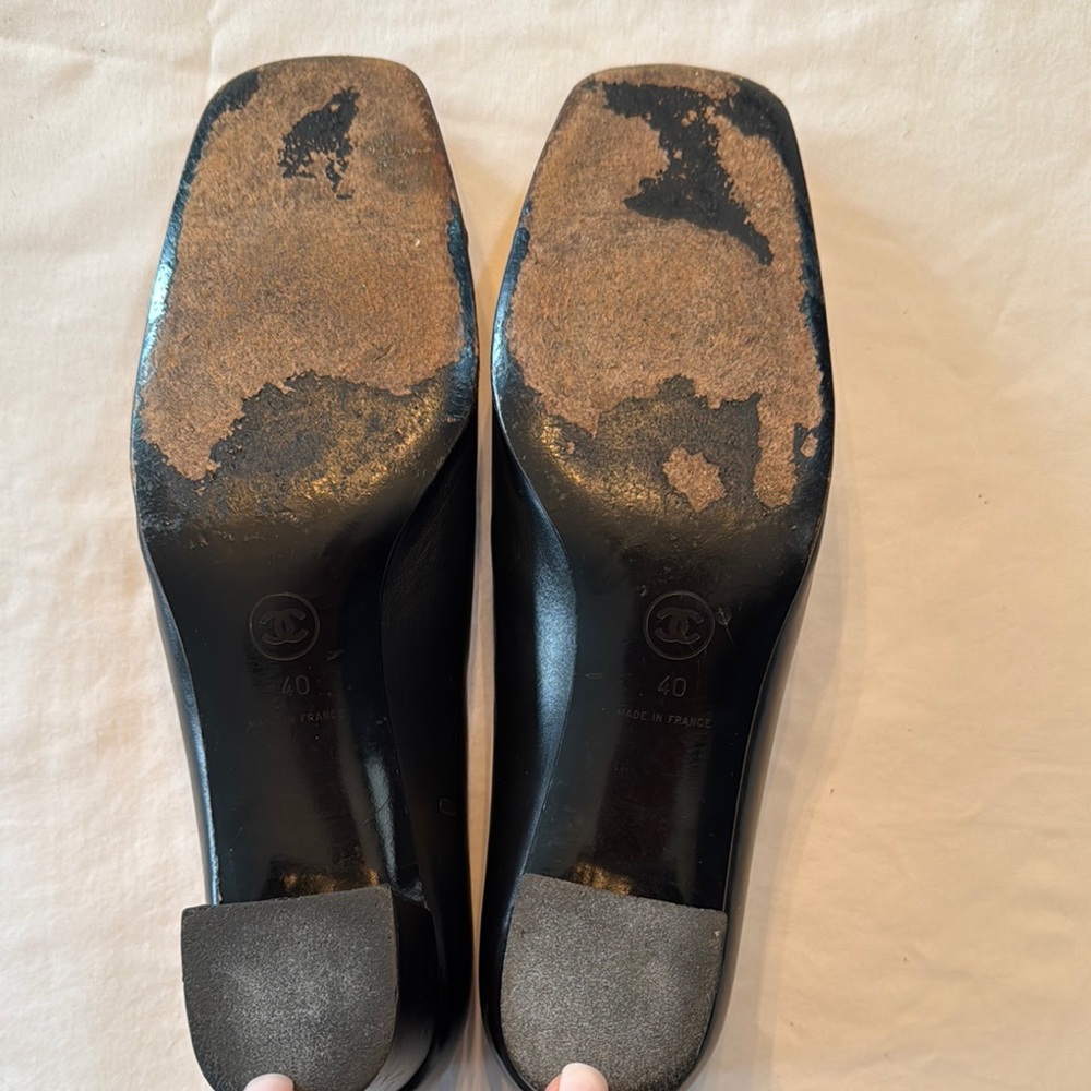 Chanel Black Leather Women's Shoes - Picture 3 of 5
